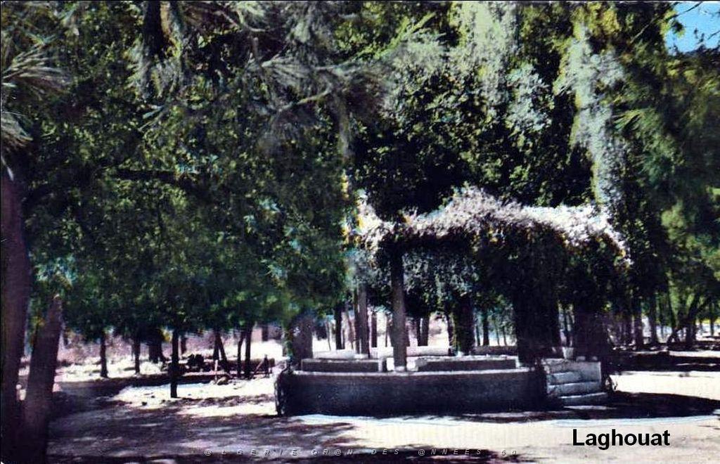Laghouat - Kiosque.jpg